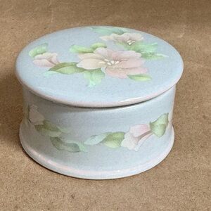 VTG Sadler Blue and Pink Floral Round Ceramic Trinket Box. 3” by 1.5”
